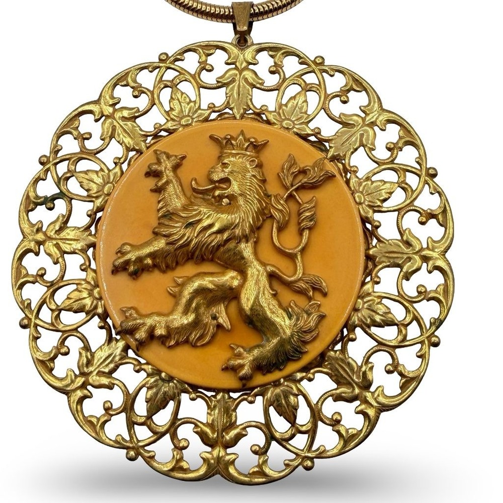 Vintage Miriam Haskell Rampant Lion Pendant Necklace Gold Tone Filigree Signed